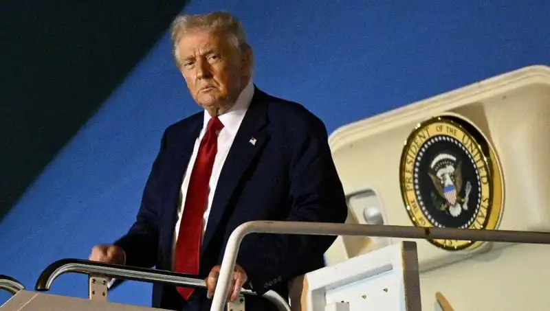 ABD Başkanı Trump, Lahey'deki NATO Zirvesi'nde Tartışmalı Konuları Masaya Koyuyor