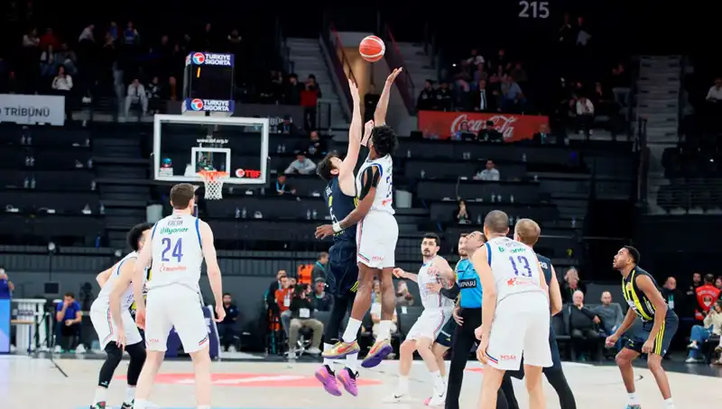 Anadolu Efes ile Panathinaikos, Euroleague Mücesinde Kıyasıya Kapışacak