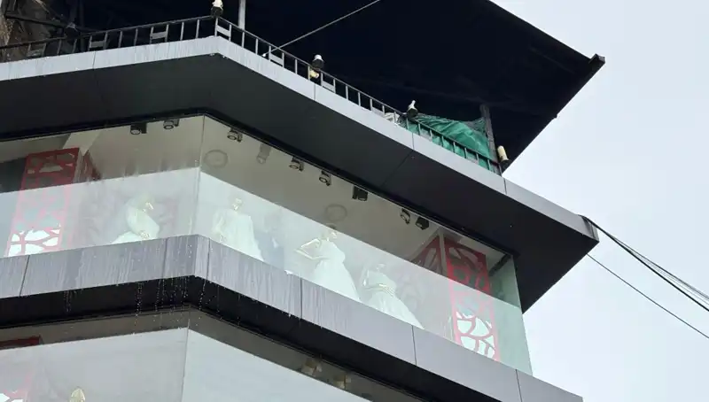 Giyim Mağazasında Son Dakika Korkutan Yangın: Müşteriler Panikle Dışarı Fırladı