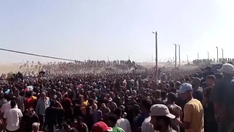 İsrail'in Gazze'deki Saldırısı: Yardım Dağıtım Noktasında 26 Can Kaybı