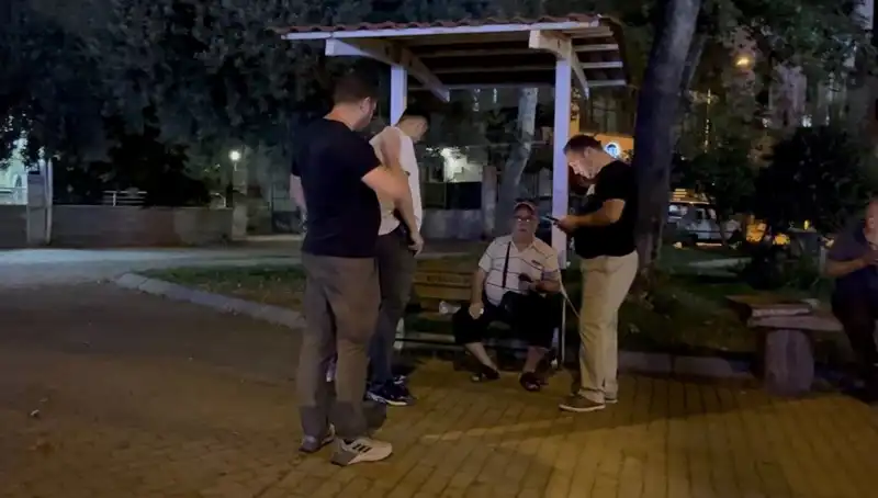 Kısmı Görme Kaybı Olan Adamın Telefonunu Çaldılar: Olayın Ardındaki Gerçekler