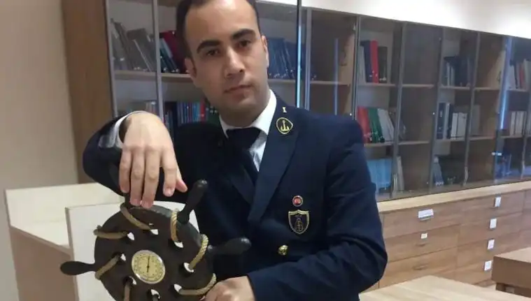 Stajyer Denizci Berkan, Gemide Hayatını Kaybetti: Aile ve Arkadaşları Sarsıldı