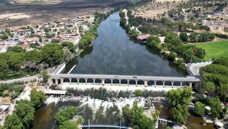 Manisa'nın Doğal Güzelliği: Adala Kanyonu'na Akın Eden Ziyaretçiler
