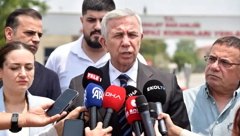 Mansur Yavaş’tan Muhittin Böcek’e Anlamlı Ziyaret: Şehir İçin Yeni İşbirlikleri