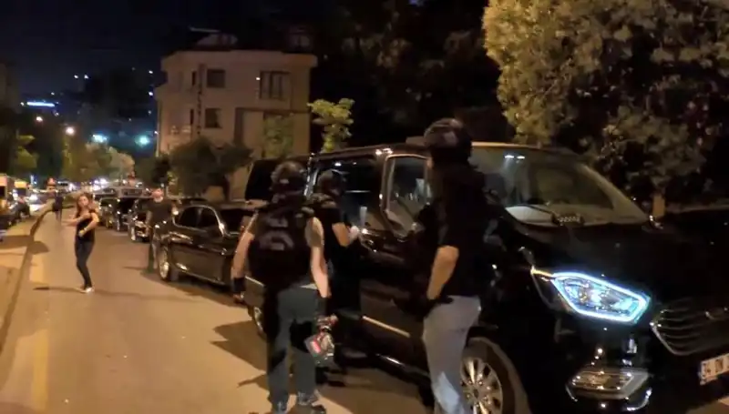 Türkiye'de Policiler Şehit Eden Silahın AR-GE Kılıfı ile Üretildiği Ortaya Çıktı