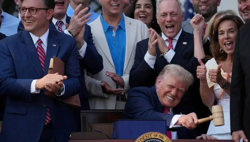 Trump’tan Yeni Bir Dönem: "Büyük, Güzel Yasa Tasarısı" Resmen İmzalandı