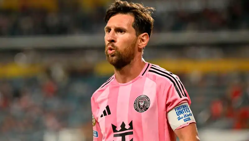 Messi, Yeni Takımında Beraberlik ile Başladı: Şanssızlık Direkten Döndü