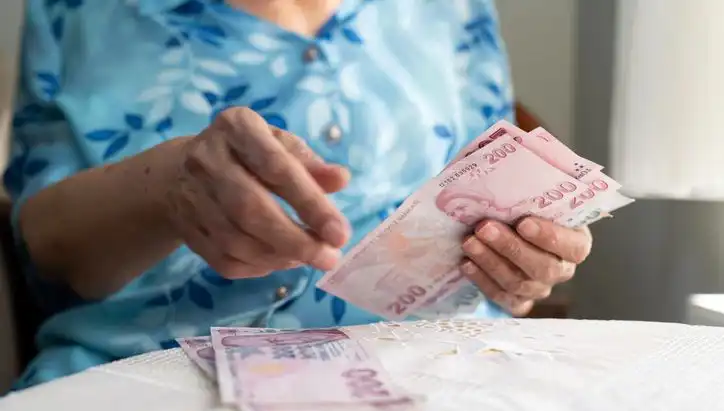 Emeklilerin Dikkatini Çeken Dolandırıcılık Yöntemleri Artıyor