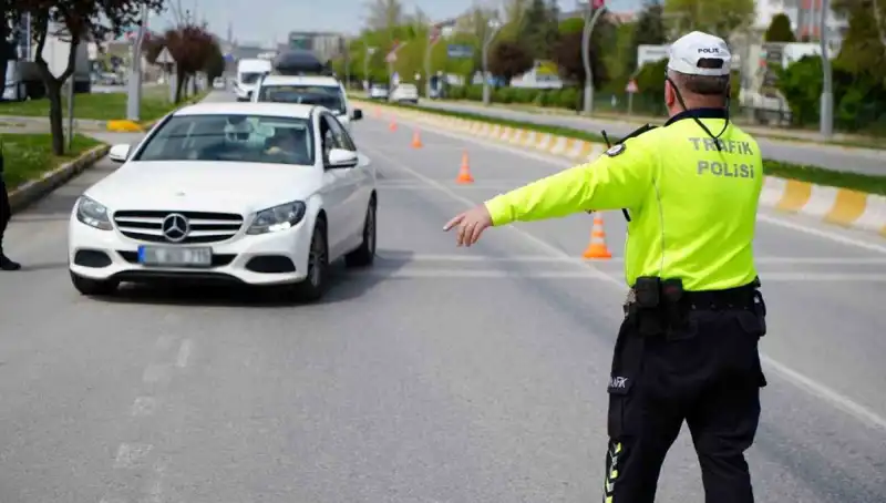 2025'te Trafik Cezalarında Şok Artış: Yeni Düzenlemeler Neleri Değiştiriyor?