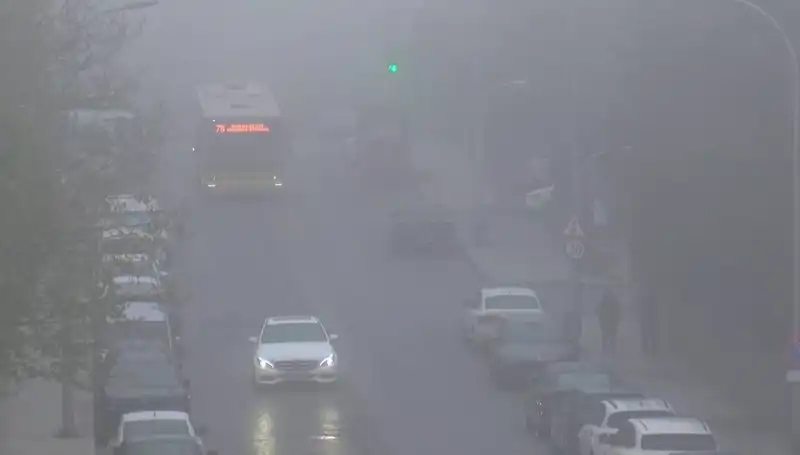 İstanbul'da Görüş Mesafesini Düşüren Yoğun Sis Etkisi Neden Oldu?