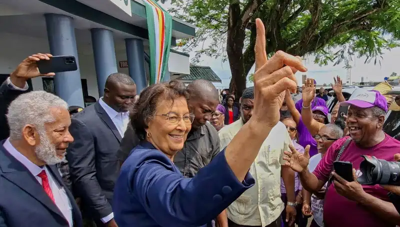 Surinam'ın Tarihinde Bir İlk: Kadın Devlet Başkanı Göreve Başladı