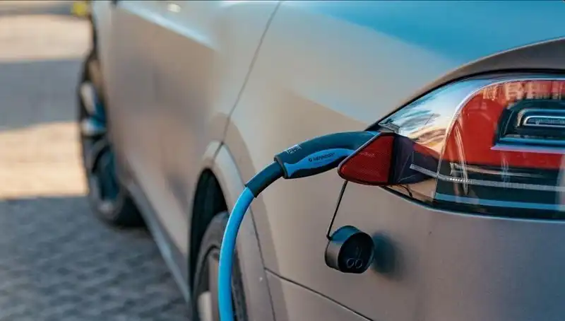 Elektrikli Araç Satışları Düşüyor: Sebepleri ve Gelecek Beklentileri