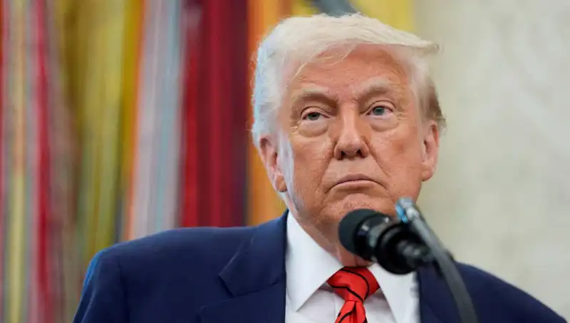 Trump, G7 Zirvesinden Acilen Ayrıldı: Beyaz Saray'da Sır Dolu Toplantı
