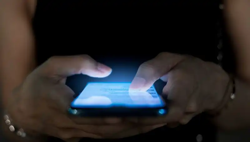 Narsisizmin Gizli Belirtisi: Sık Telefon Kullanımı ve Psikolojik Etkileri