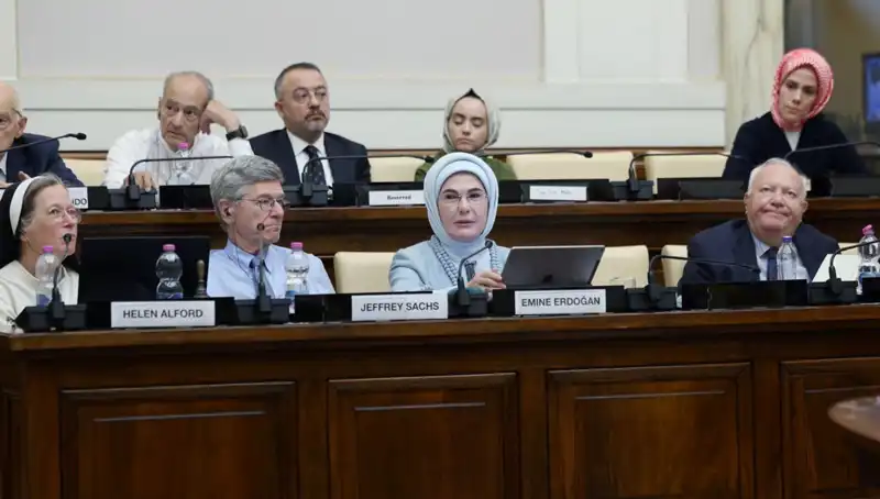 Emine Erdoğan, Vatikan'da "Dünya 5'ten Büyüktür" Mesajını Duyurdu