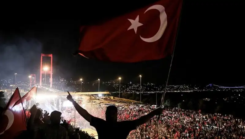15 Temmuz'da yazılan destanı yansıtan "En Uzun Gece" Külliye'de sahnelenecek