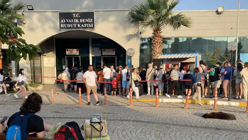 Bayram Tatilcileri Midilli Adası'nda Büyüleyici Bir Deneyim Yaşadı