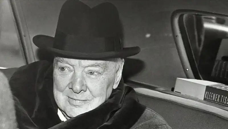 Churchill’in Tarihi Bekar Evi Satışta: 3,75 Milyon Sterlin İle Yeni Sahibini Bekliyor