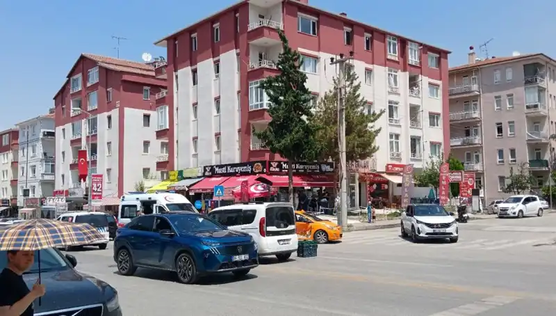 Taksi ve Otomobil Çarpıştı: Kaza Anı ve Sonrası Sıcak Gelişmeler